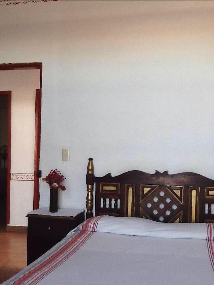 Posada De San Agustin パツクアロ エクステリア 写真